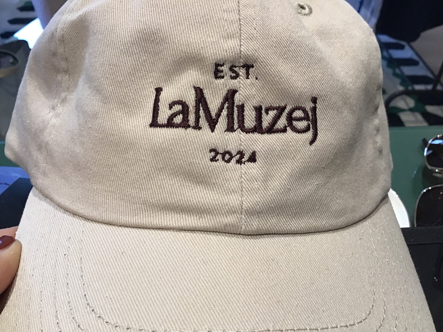 LaMuzej Cap