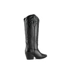 El estilo cowboy nunca pasará de moda! Ponte a la moda con la Bota Sandy piel negra. Diseñada con materia de primera calidad, esta bota western será tu mejor aliado para lucir con estilo. Sentirás la comodidad de la piel en tu piel para una experiencia excepcional.