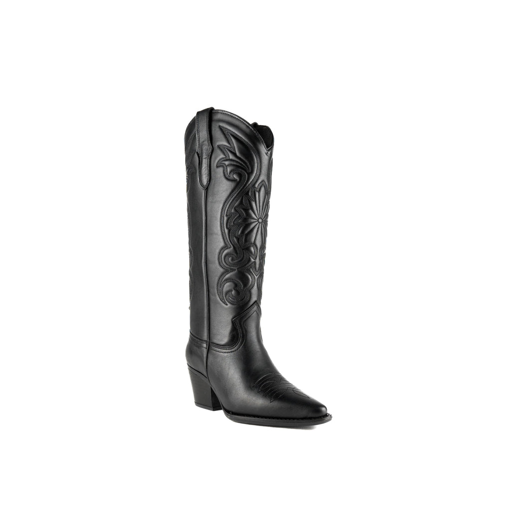 El estilo cowboy nunca pasará de moda! Ponte a la moda con la Bota Sandy piel negra. Diseñada con materia de primera calidad, esta bota western será tu mejor aliado para lucir con estilo. Sentirás la comodidad de la piel en tu piel para una experiencia excepcional.