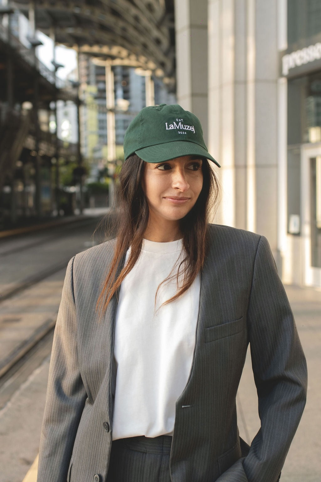 LaMuzej Cap