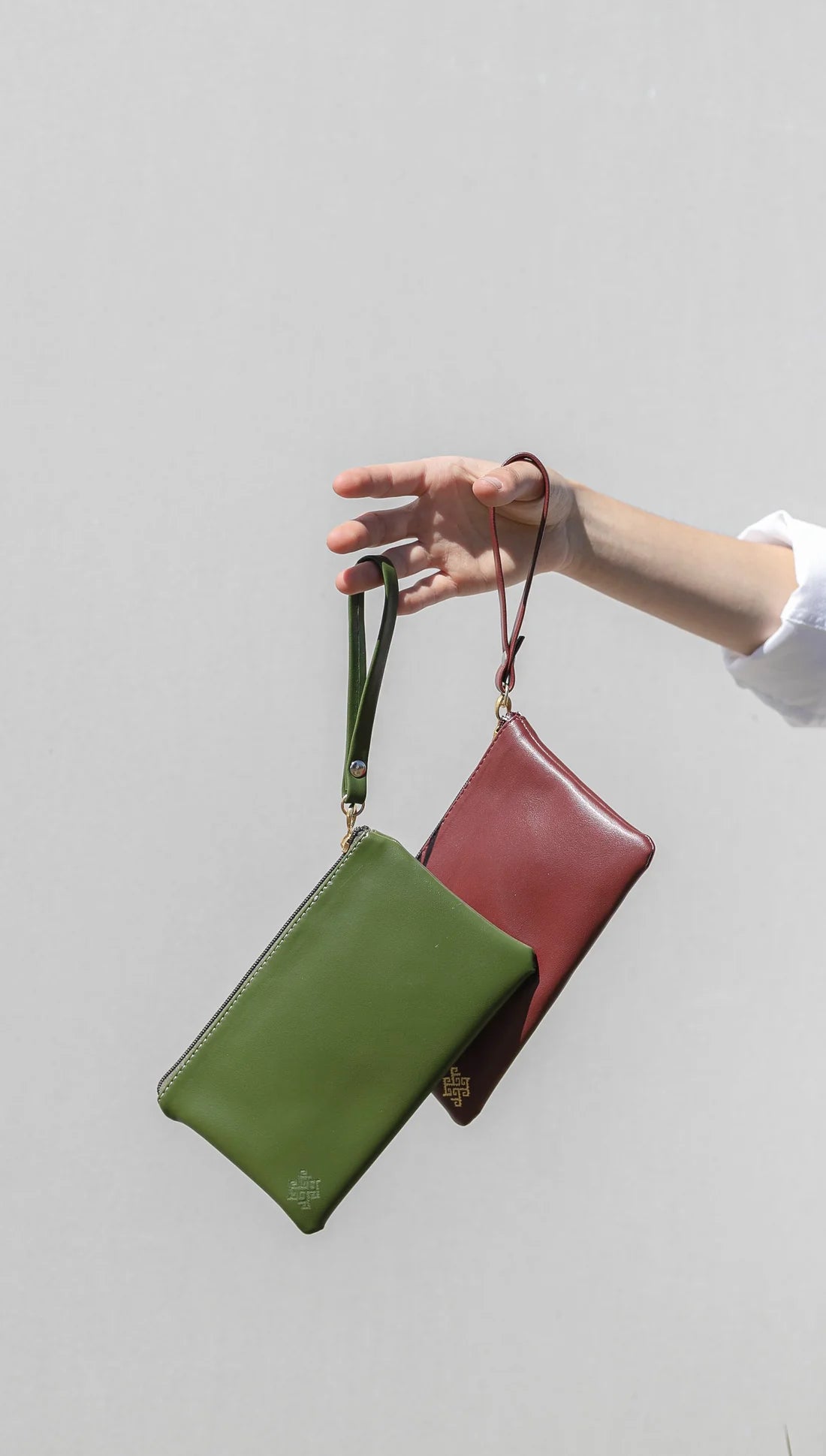 Zip Clutch